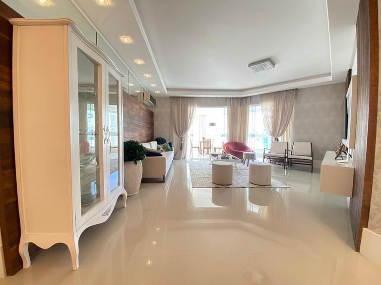 Sublime: Suítes Amplas, hidro, vista churrasqueira