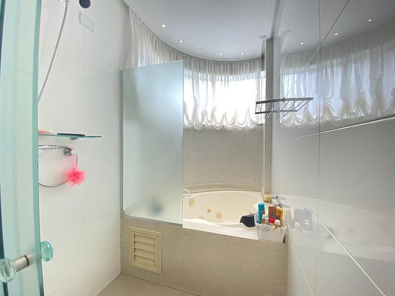 Sublime: Suítes Amplas, hidro, vista churrasqueira