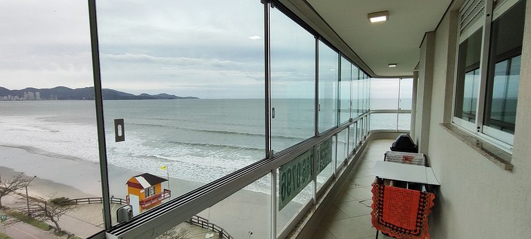 Apartamento frente-mar, Aprazível, Meia Praia