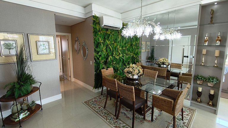 Ambiente sofisticado frente-mar com 3 suítes