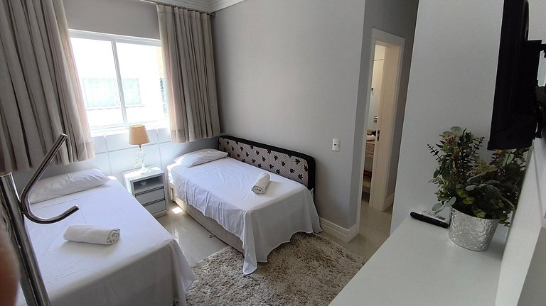 Ambiente sofisticado frente-mar com 3 suítes