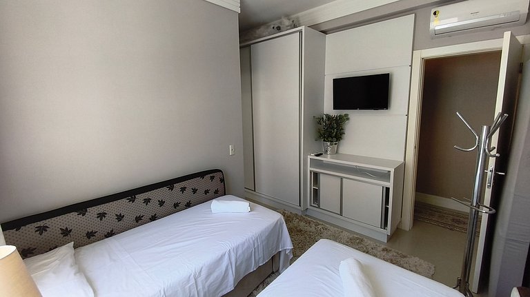 Ambiente sofisticado frente-mar com 3 suítes