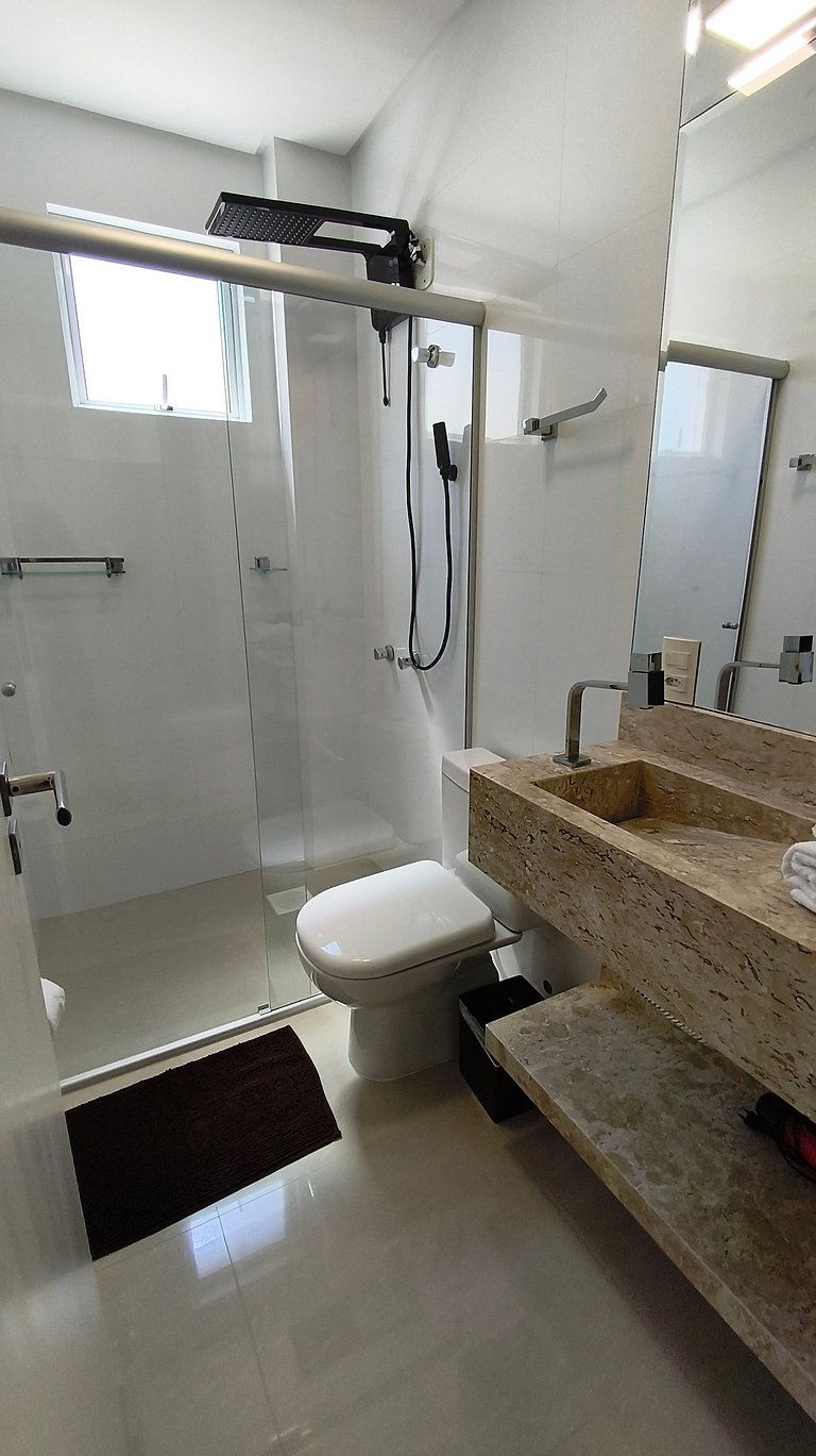 Ambiente sofisticado frente-mar com 3 suítes