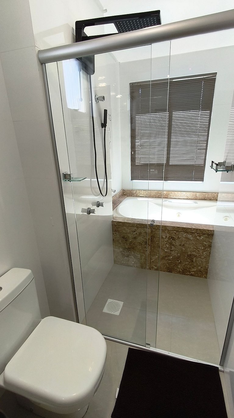 Ambiente sofisticado frente-mar com 3 suítes