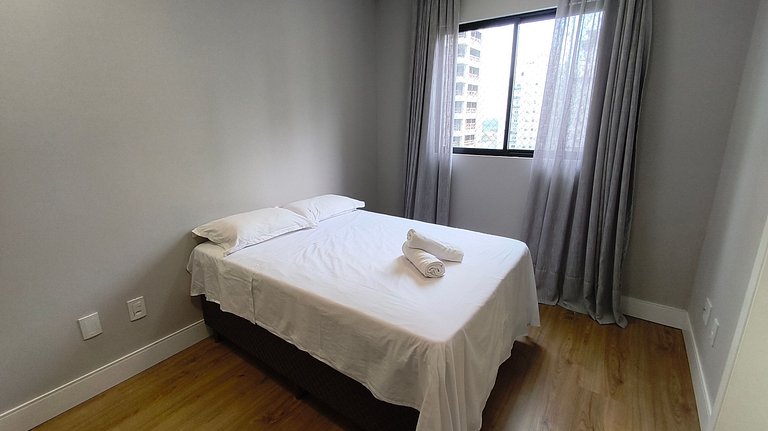 Apartamento amplo quadra-mar ótima localização