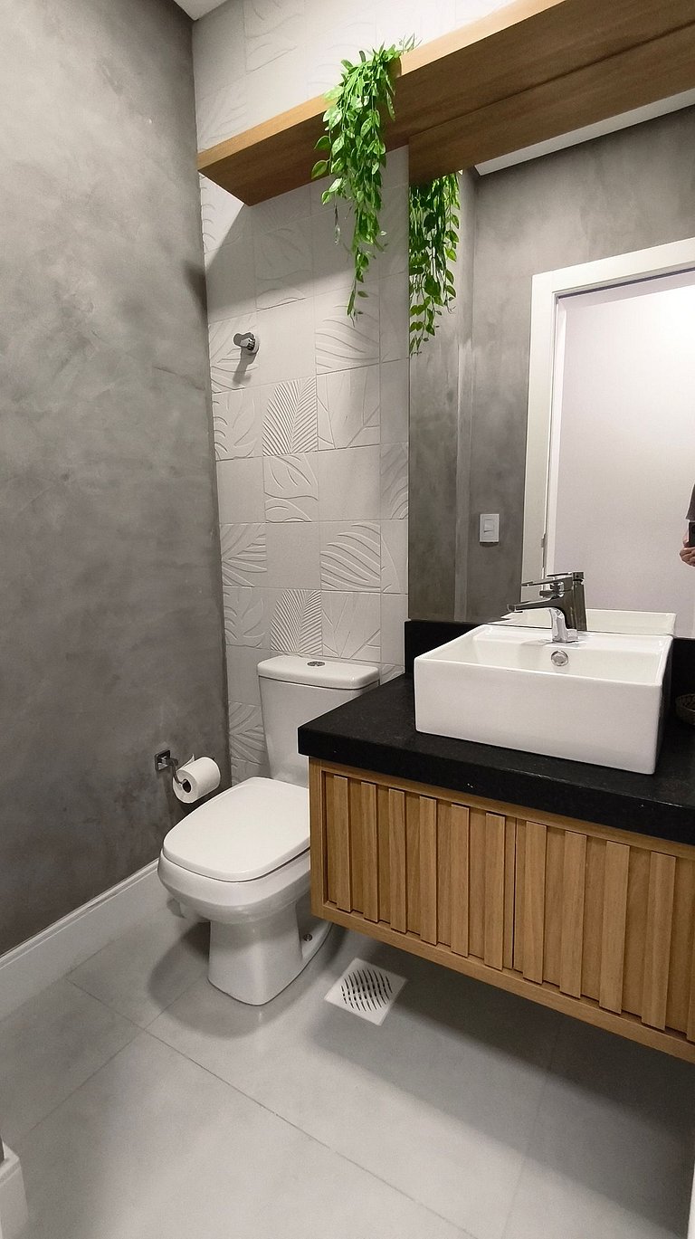 Apartamento amplo quadra-mar ótima localização