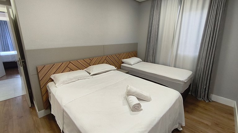 Apartamento amplo quadra-mar ótima localização