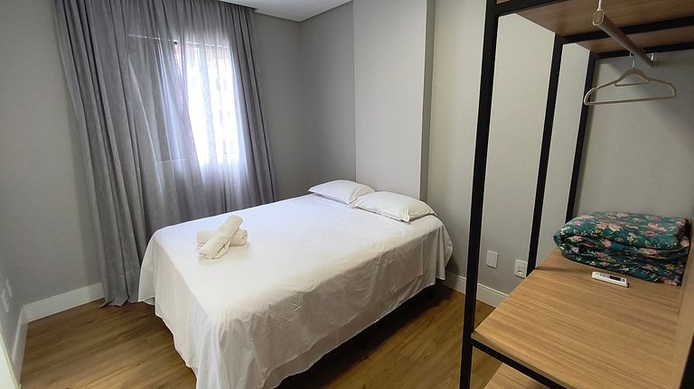Apartamento amplo quadra-mar ótima localização