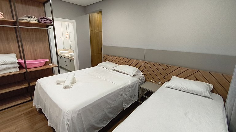 Apartamento amplo quadra-mar ótima localização