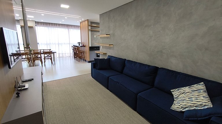 Apartamento amplo quadra-mar ótima localização