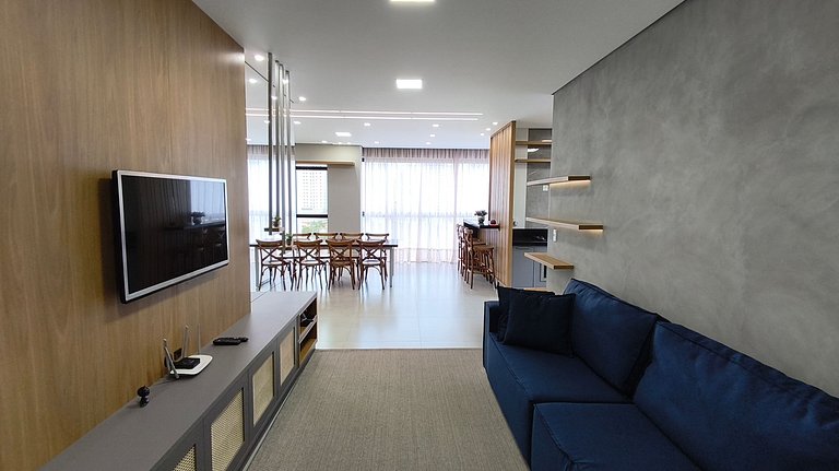 Apartamento amplo quadra-mar ótima localização