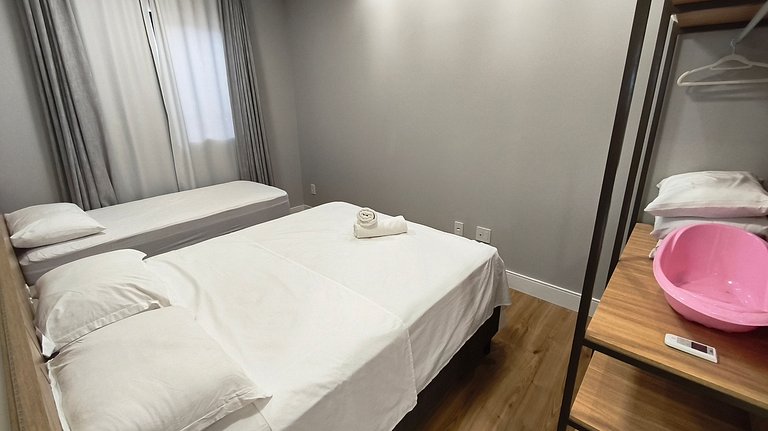 Apartamento amplo quadra-mar ótima localização