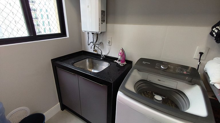 Apartamento amplo quadra-mar ótima localização