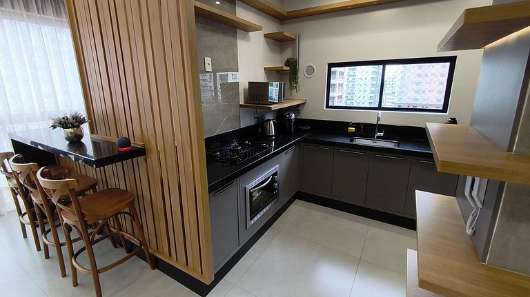 Apartamento amplo quadra-mar ótima localização