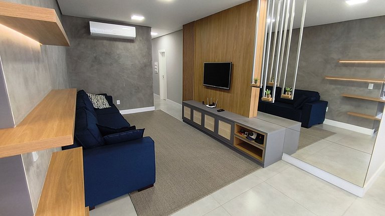 Apartamento amplo quadra-mar ótima localização