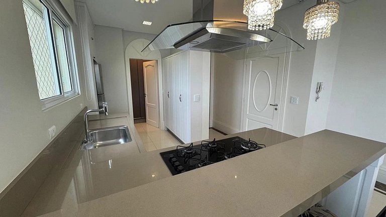 Beira-mar sofisticado, central, com vista incrível