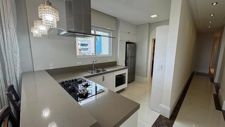 Beira-mar sofisticado, central, com vista incrível