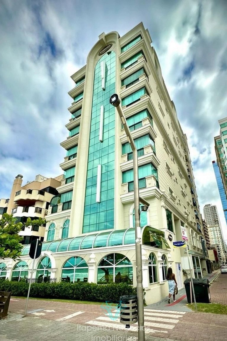 Beira-mar sofisticado, central, com vista incrível