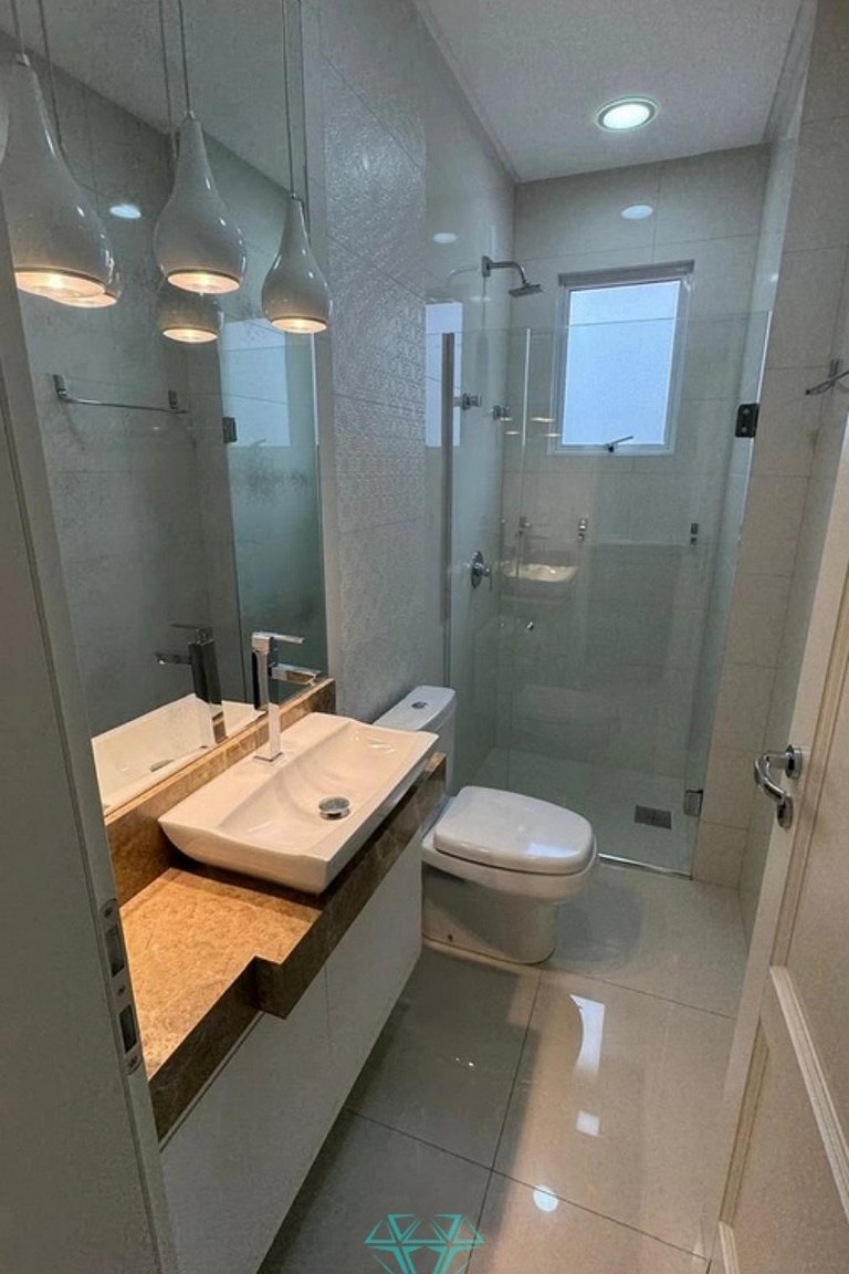 Beira-mar sofisticado, central, com vista incrível