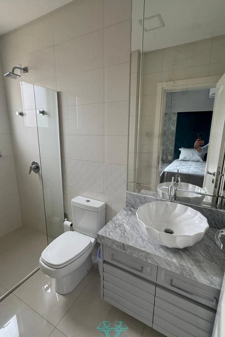 Beira-mar sofisticado, central, com vista incrível