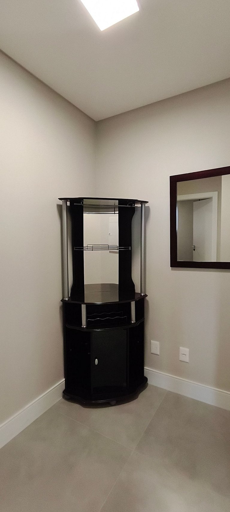 Quadra-mar com varanda, churrasqueira e vista mar