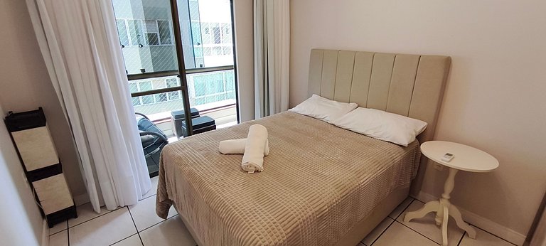 Beira-mar funcional: vista, sacada e churrasco