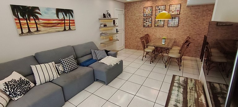 Beira-mar funcional: vista, sacada e churrasco