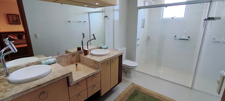 Vista panorâmica, 3 suítes amplas e muito conforto