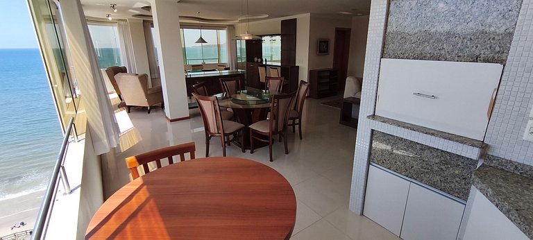 Vista panorâmica, 3 suítes amplas e muito conforto