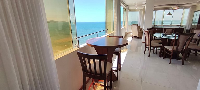 Vista panorâmica, 3 suítes amplas e muito conforto