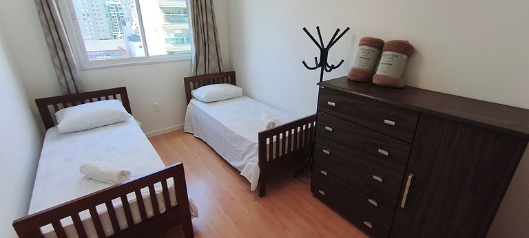 AP NOVO, central, muito bem decorado, perto praia