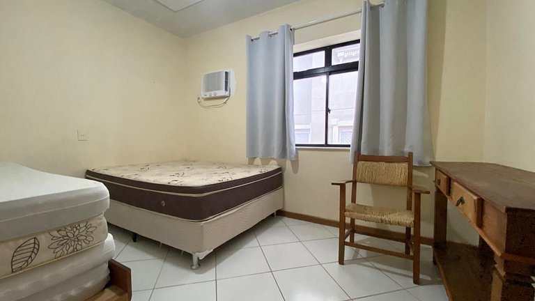 Cobertura beira-mar com terraço e vista