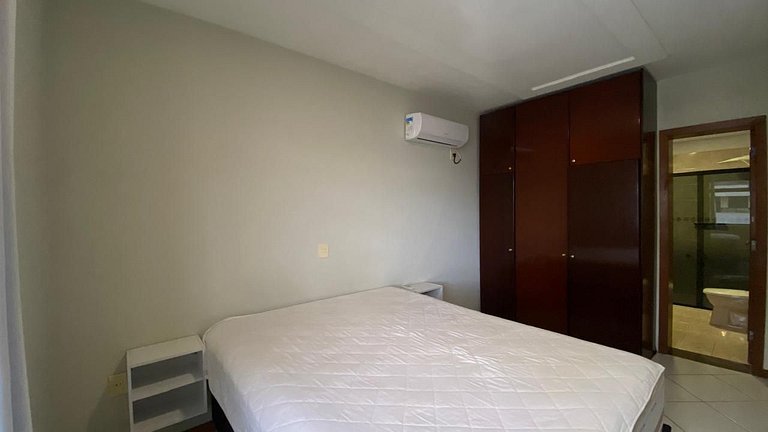 Cobertura beira-mar com terraço e vista