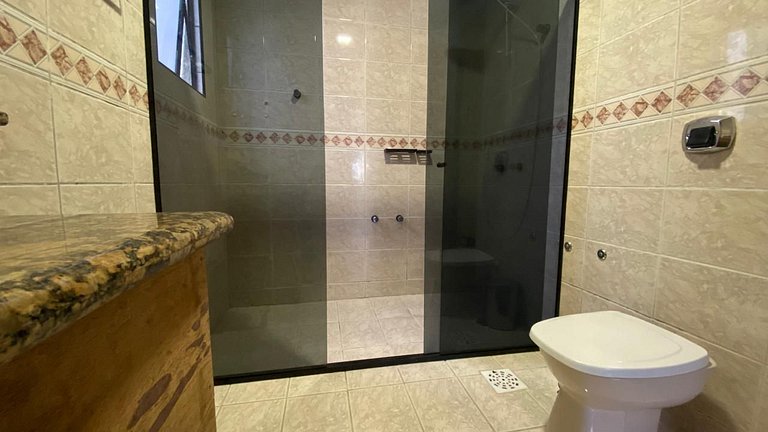 Cobertura beira-mar com terraço e vista