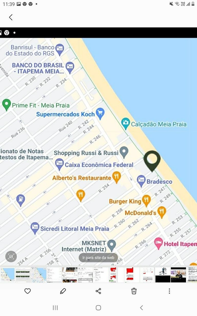 Cobertura beira-mar com terraço e vista