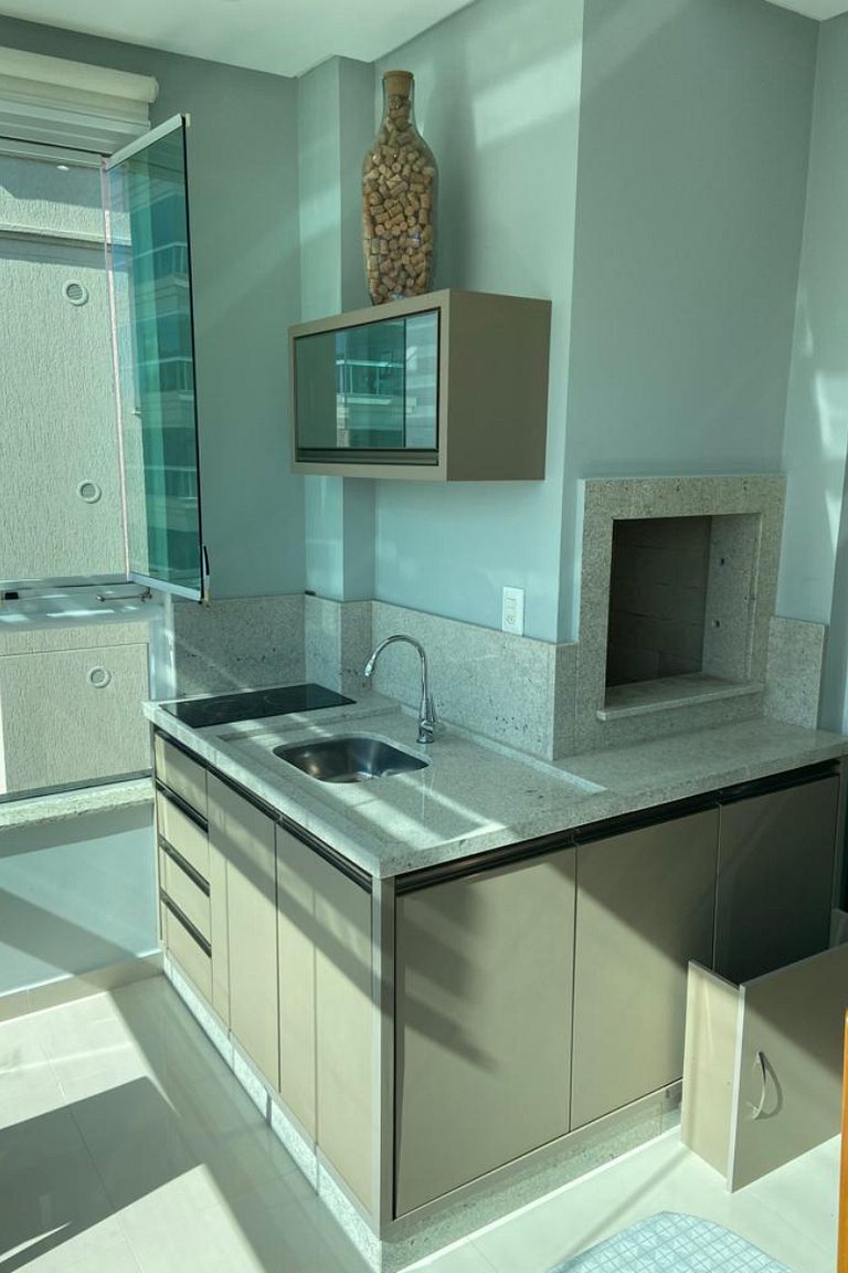 Cobertura Brisamar: 3 suítes, varanda, vista mar