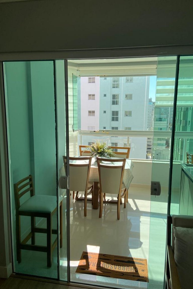 Cobertura Brisamar: 3 suítes, varanda, vista mar