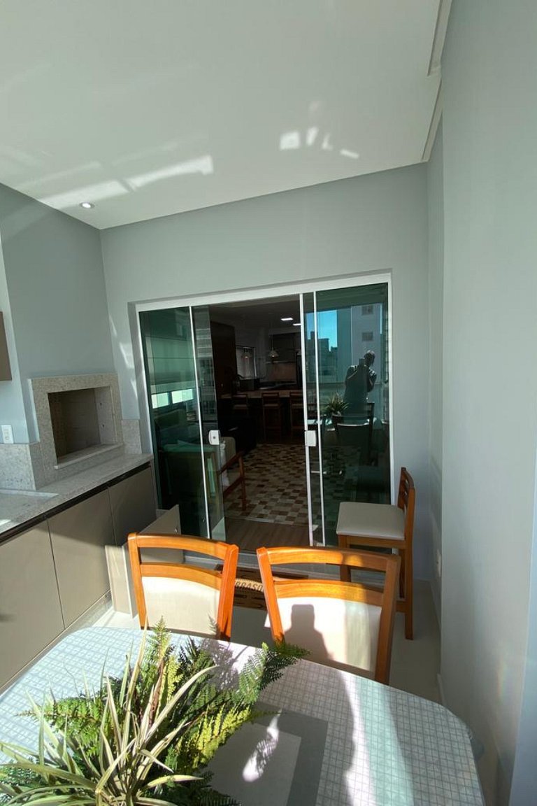 Cobertura Brisamar: 3 suítes, varanda, vista mar