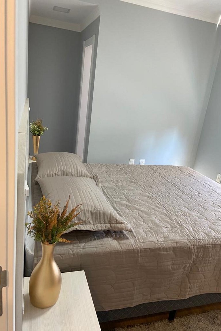 Cobertura Brisamar: 3 suítes, varanda, vista mar