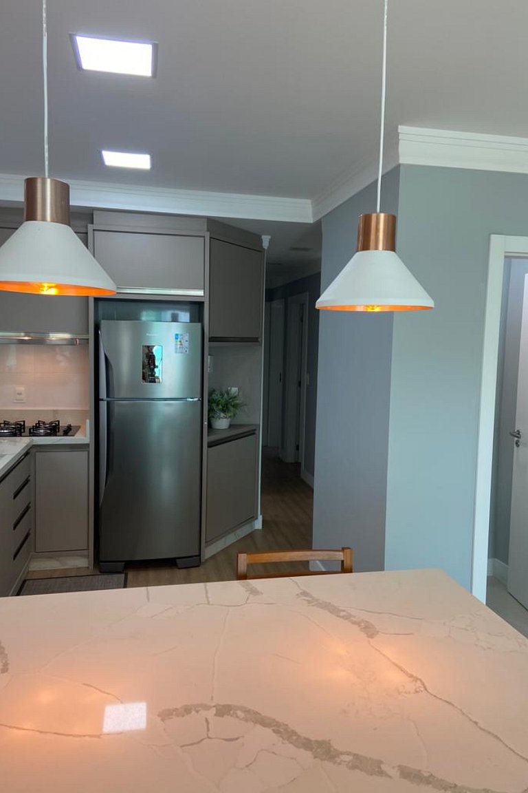 Cobertura Brisamar: 3 suítes, varanda, vista mar