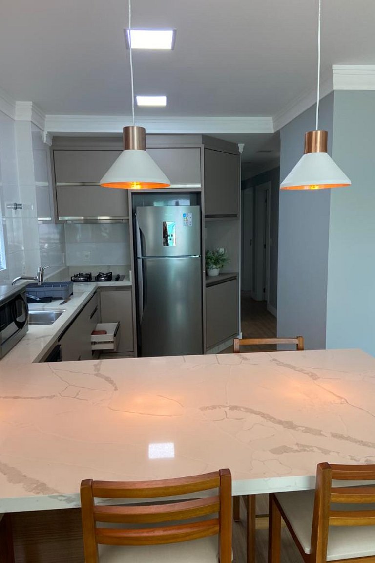 Cobertura Brisamar: 3 suítes, varanda, vista mar