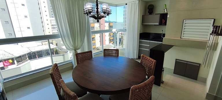 Apartamento luxuoso, vista mar, 4 suítes