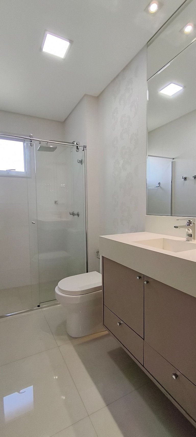 Apartamento luxuoso, vista mar, 4 suítes