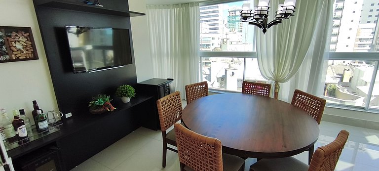 Apartamento luxuoso, vista mar, 4 suítes