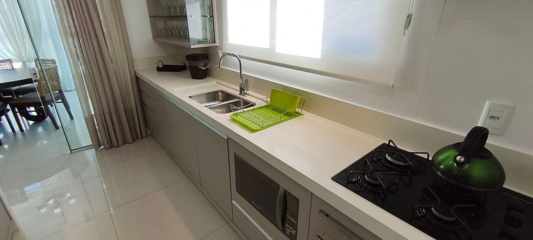 Apartamento luxuoso, vista mar, 4 suítes