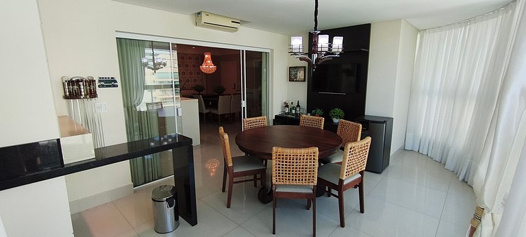 Apartamento luxuoso, vista mar, 4 suítes