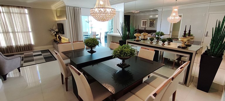 Apartamento luxuoso, vista mar, 4 suítes