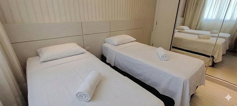 Apartamento luxuoso, vista mar, 4 suítes