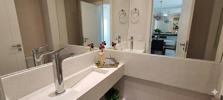 Apartamento luxuoso, vista mar, 4 suítes