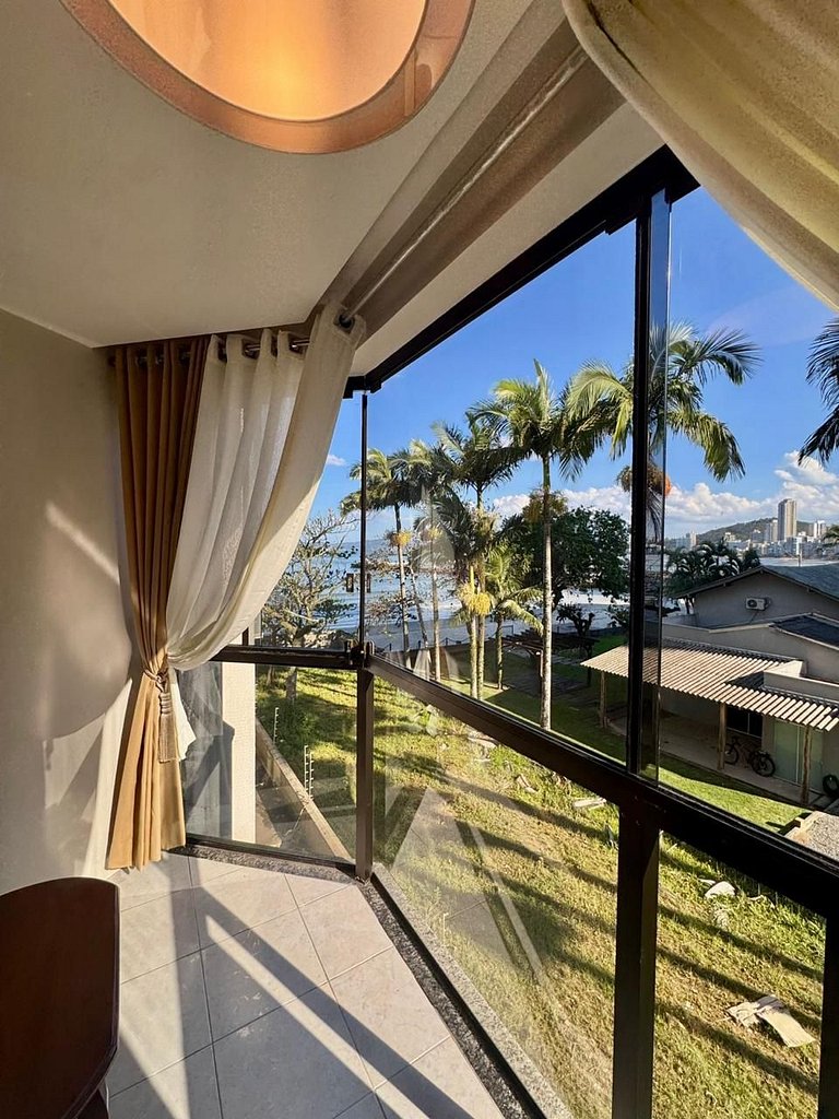 Frente-mar mágico, Flamboyant